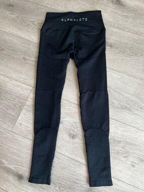 Alphalete Black Textured High-Waisted Leggings